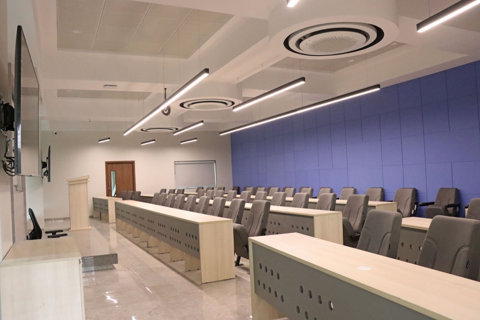 Quantum Computing and Artificial Intelligence: The Next Frontier of Computational Power